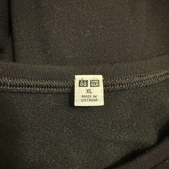 Uniqlo | Size XL | HEATTECH Ultra Warm Longsleeve T-Shirt - Picture 4 of 6